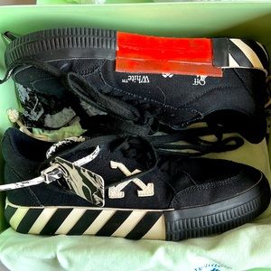 Off White Vulcanized Low Sneakers c/o Virgil Abloh